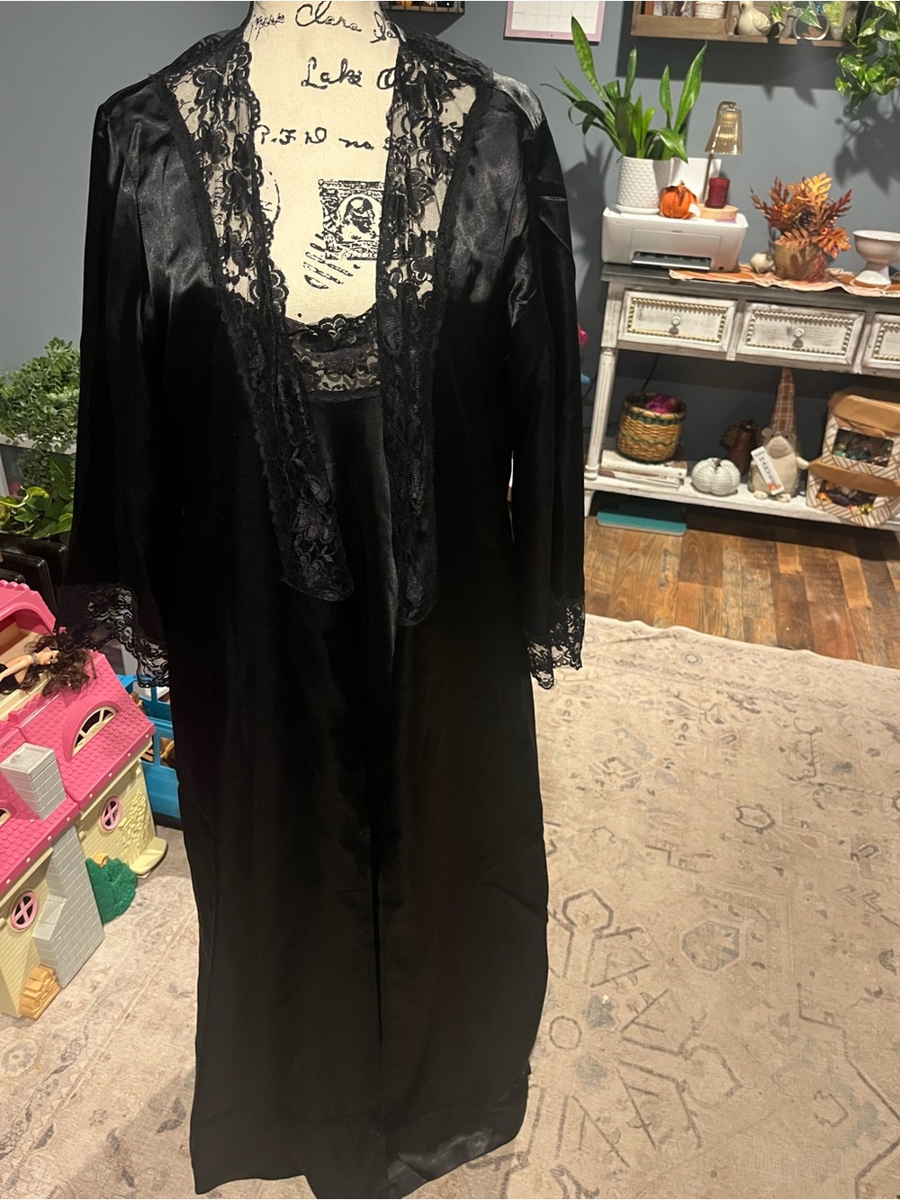 Vintage Amoureuse Slip Lace Trim Nighty & Lace Trim Robe Black 14-16
